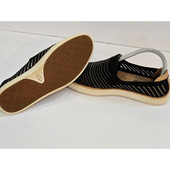 UGG Australia Women’s Sammy Breeze Black Sneakers 1109533 Size 6.5 - Picture 6 of 6